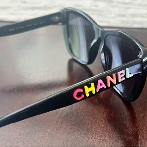 CHANEL Black Sunglasses with Multicolor Logo